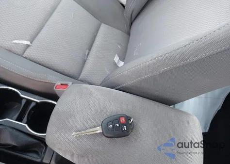 2015 Toyota Corolla Le из США, поврежденный, VIN 5YFBURHE4FP300348